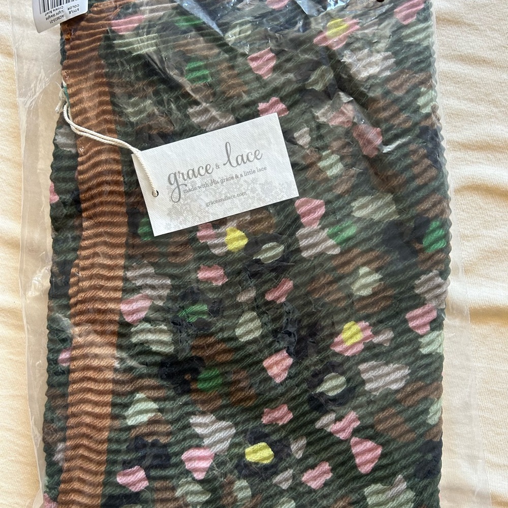 Grace and Lace Crinkle Scarf